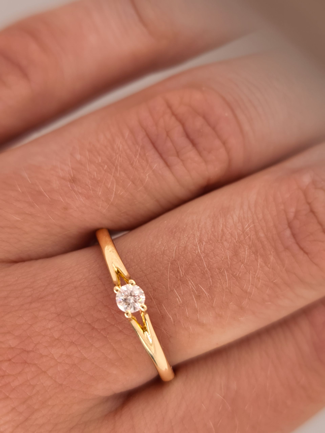 Verfijnde gouden ring met cubic zirkonium - Afbeelding 2