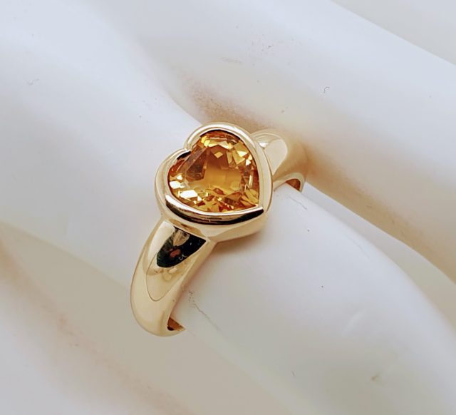 14 karaat geelgouden ring met een hartvormige licht gele citrien, occasion #28886