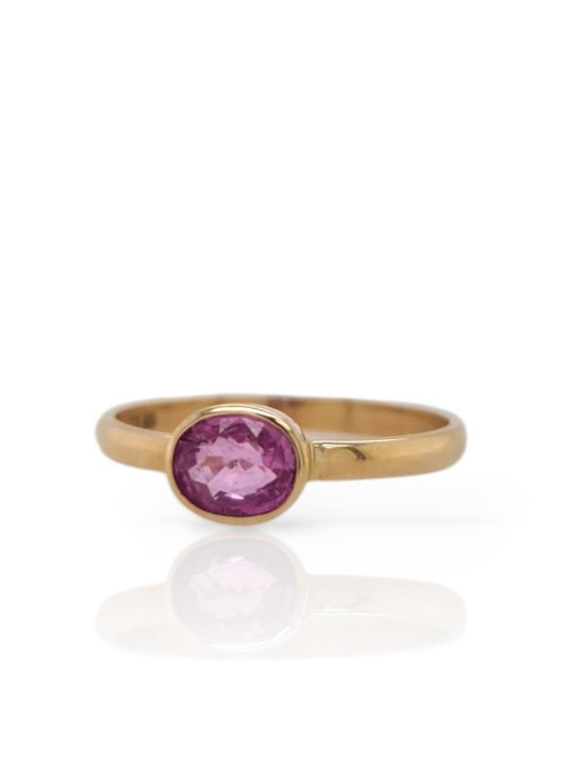 Charmante geelgouden ring met roze saffier #26192