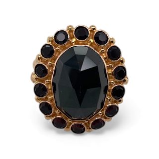 Gouden entourage ring met granaat. Vintage / Occasion #29095