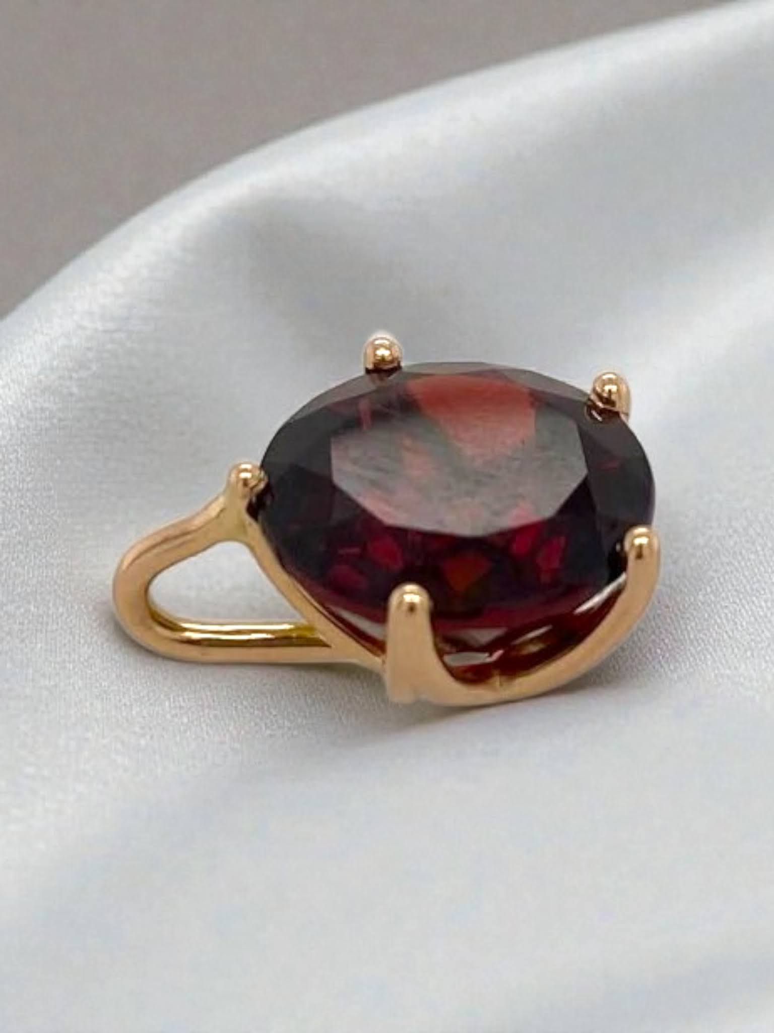 14 karaat geelgouden hanger met Granaat in een Penta-chaton - handgemaakt in eigen atelier #24640 - Afbeelding 3