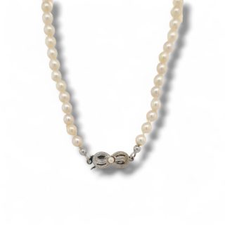 zoutwaterparelketting met witgouden sierslot