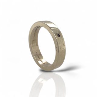 14 karaat witgouden ring met unieke sluiting