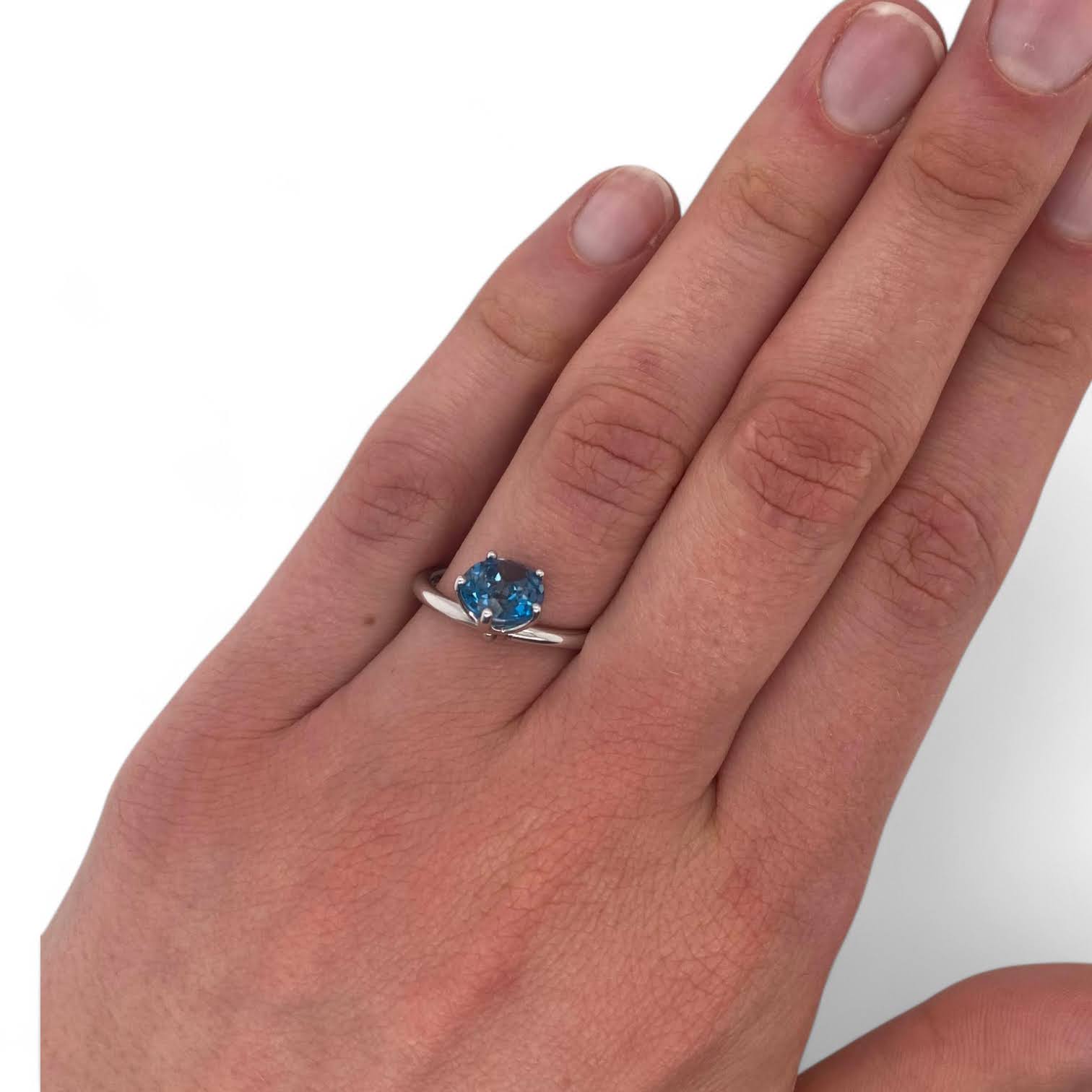 Witgouden tuimel penta ring met London Blue topaas -14k #25380 - Afbeelding 4