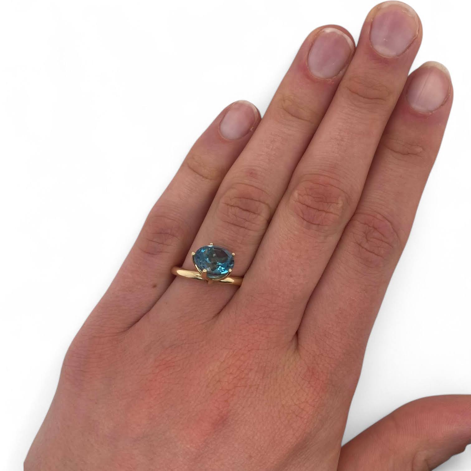 Geelgouden tuimel penta ring met Ocean blue topaas -14k - eigen atelier #27907 - Afbeelding 4