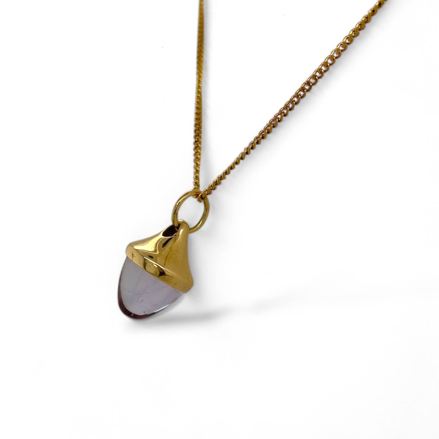 14 karaat gouden hanger met kegelvormige lilac amethist steen