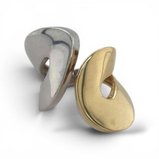 Modernistische bicolor statement ring van witgoud en geelgoud met organische vloeiende vormen uit de jaren 80 en 90