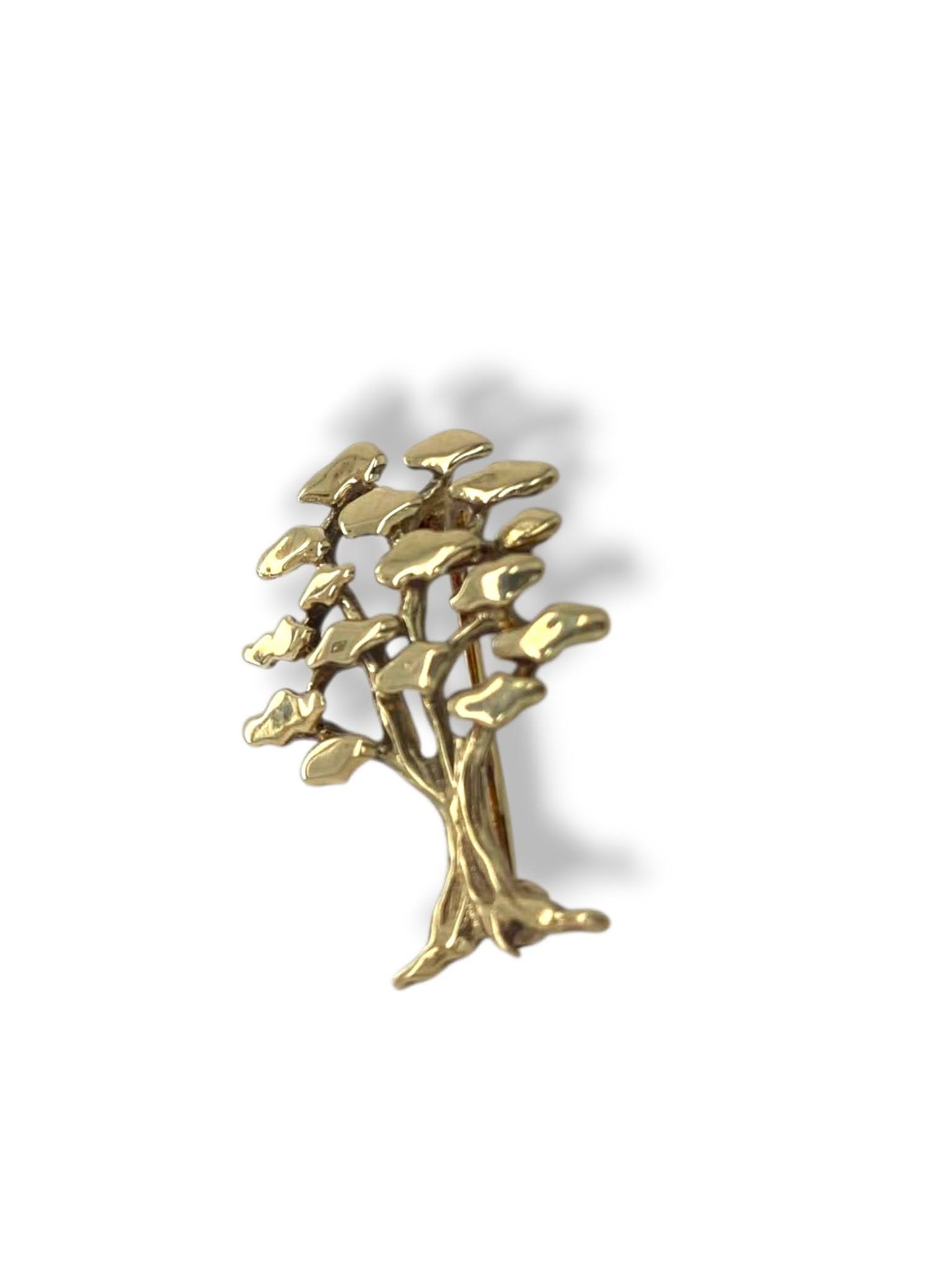 Vintage gouden broche in de vorm van een boom geïnspireerd op Japanse kunststijl