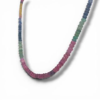 kralen collier saffier in blauw, geel groen en rood kleine kralen