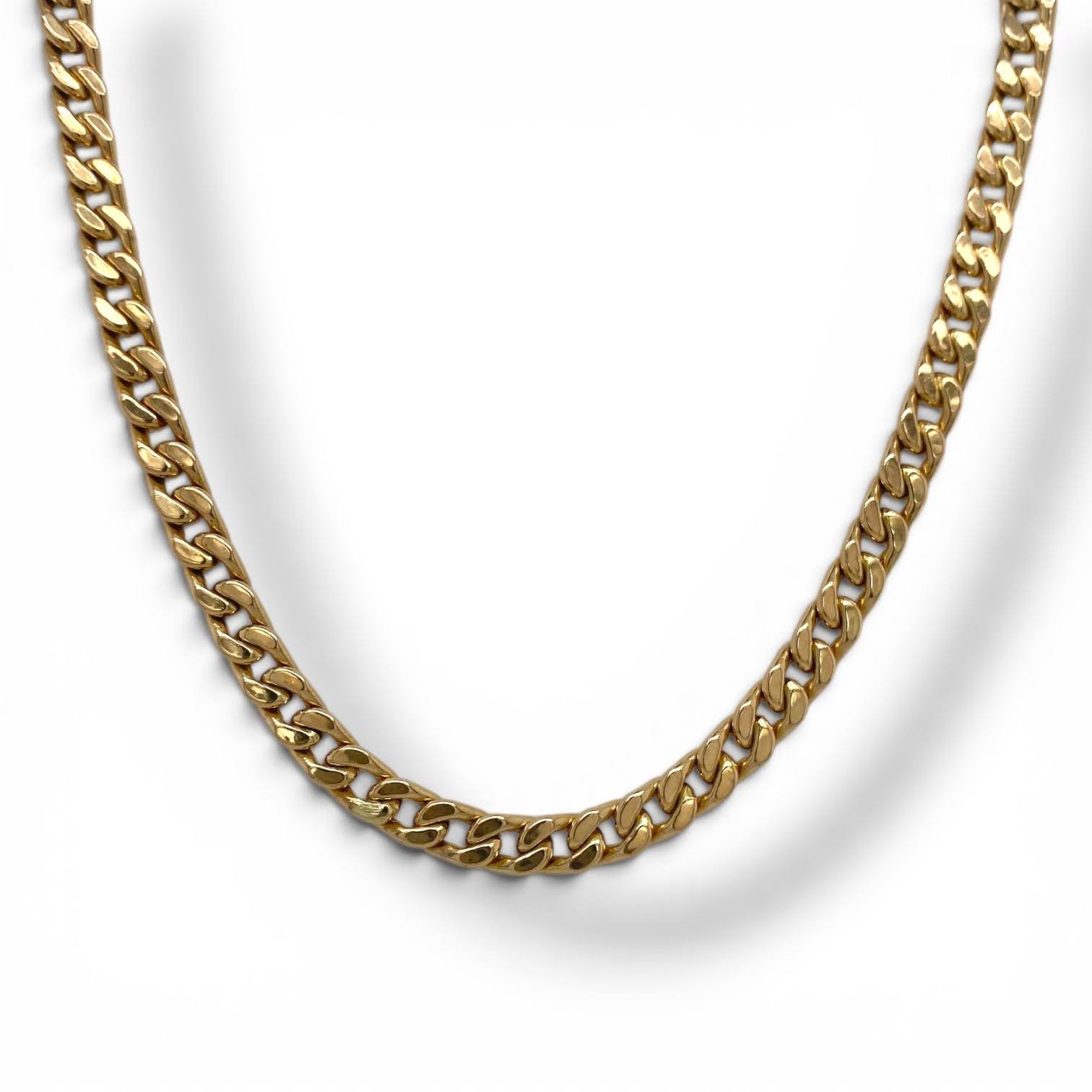 Massief 14 karaat geelgouden collier met een brede, soepel vallende gourmetschakel en een lengte van circa 50 cm.