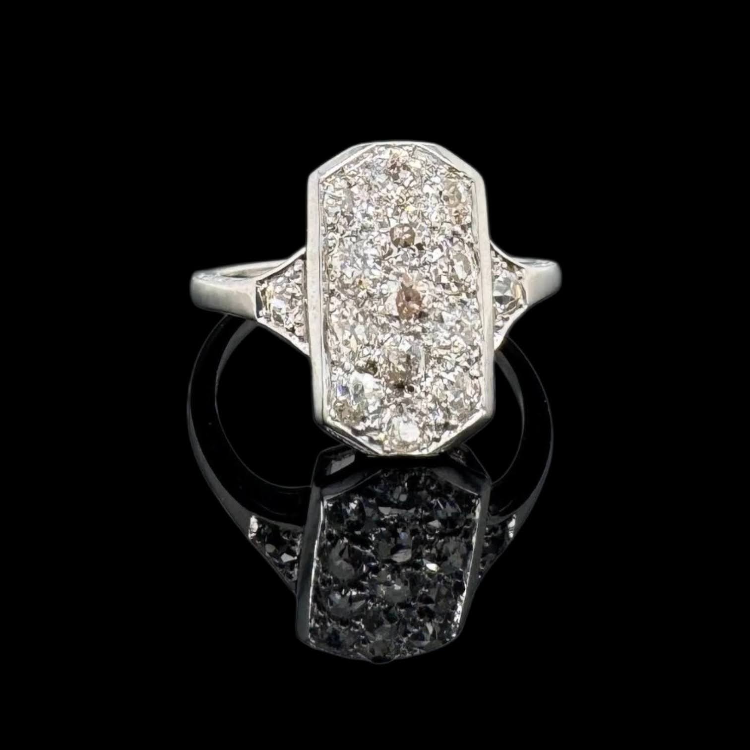 Vintage diamanten ring in art-decostijl met bruine en witte diamanten